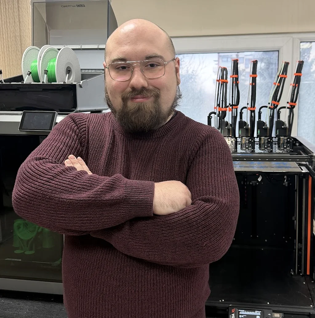 Dominik Marciniak — founder i operator, portret